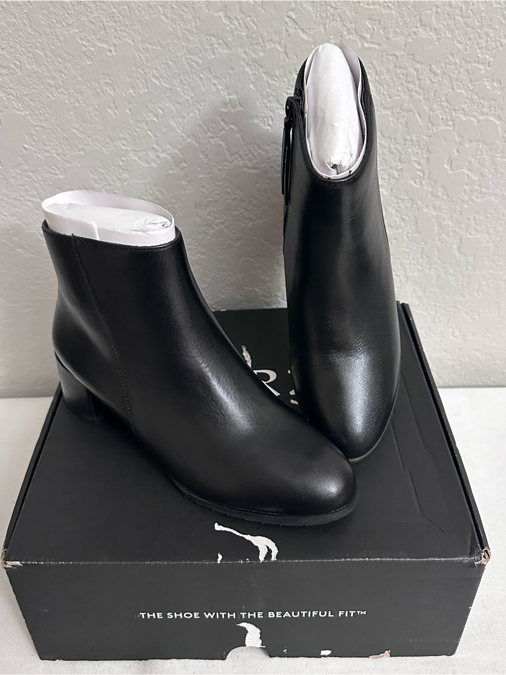 Naturalizer Bay Weatherproof Bootie in Black Leather Size 6.5M